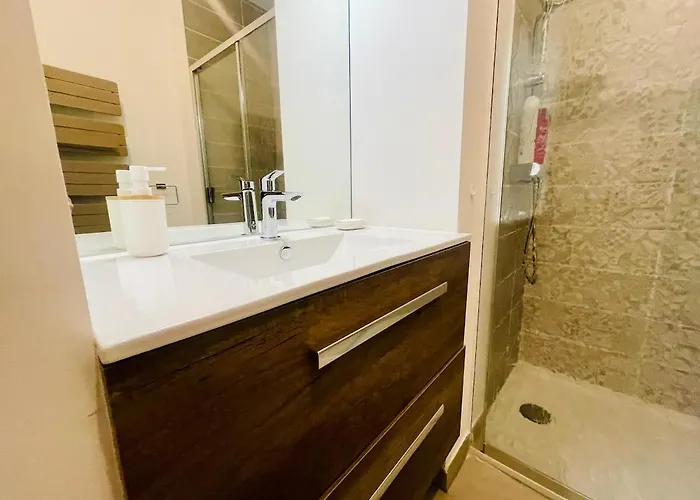 Apartment Iconic T3 - Parking - Wifi - Vue Et Montagne *