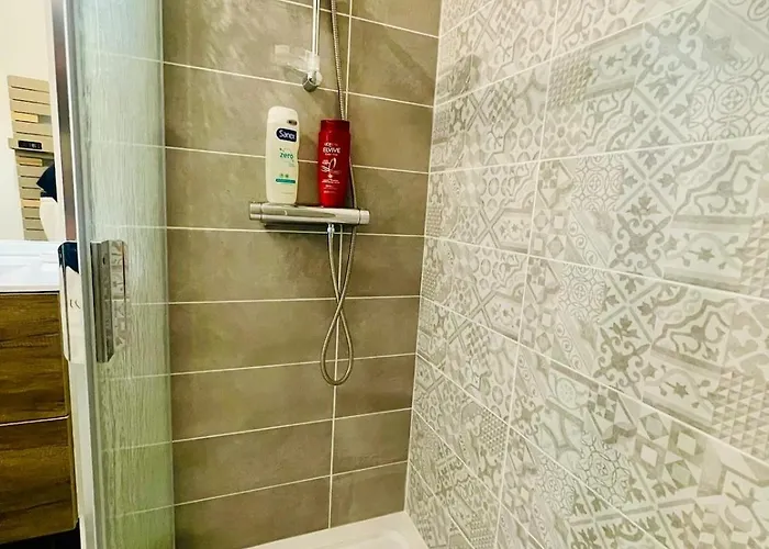 Apartment Iconic T3 - Parking - Wifi - Vue Et Montagne Agde