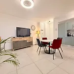 Apartment Iconic T3 - Parking - Wifi - Vue Et Montagne Agde