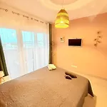 Iconic T3 - Parking - Wifi - Vue Et Montagne Apartment *