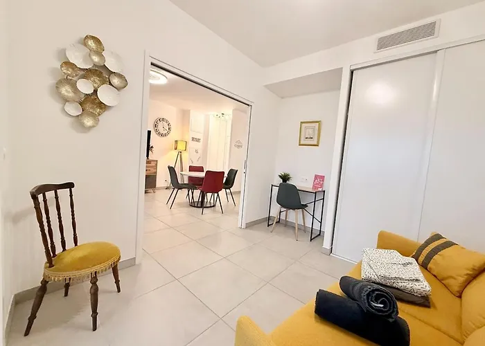 Iconic T3 - Parking - Wifi - Vue Et Montagne Appartamento Agde