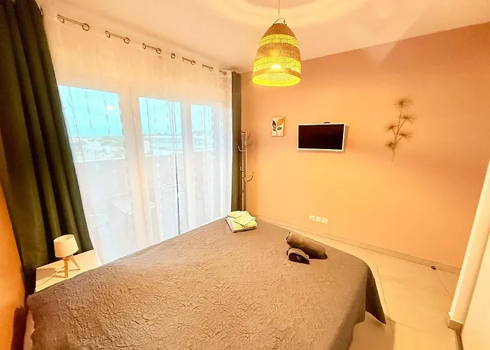 Iconic T3 - Parking - Wifi - Vue Et Montagne Appartamento *